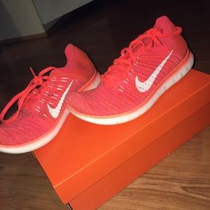 Nike Free Run Flyknit Sneakers